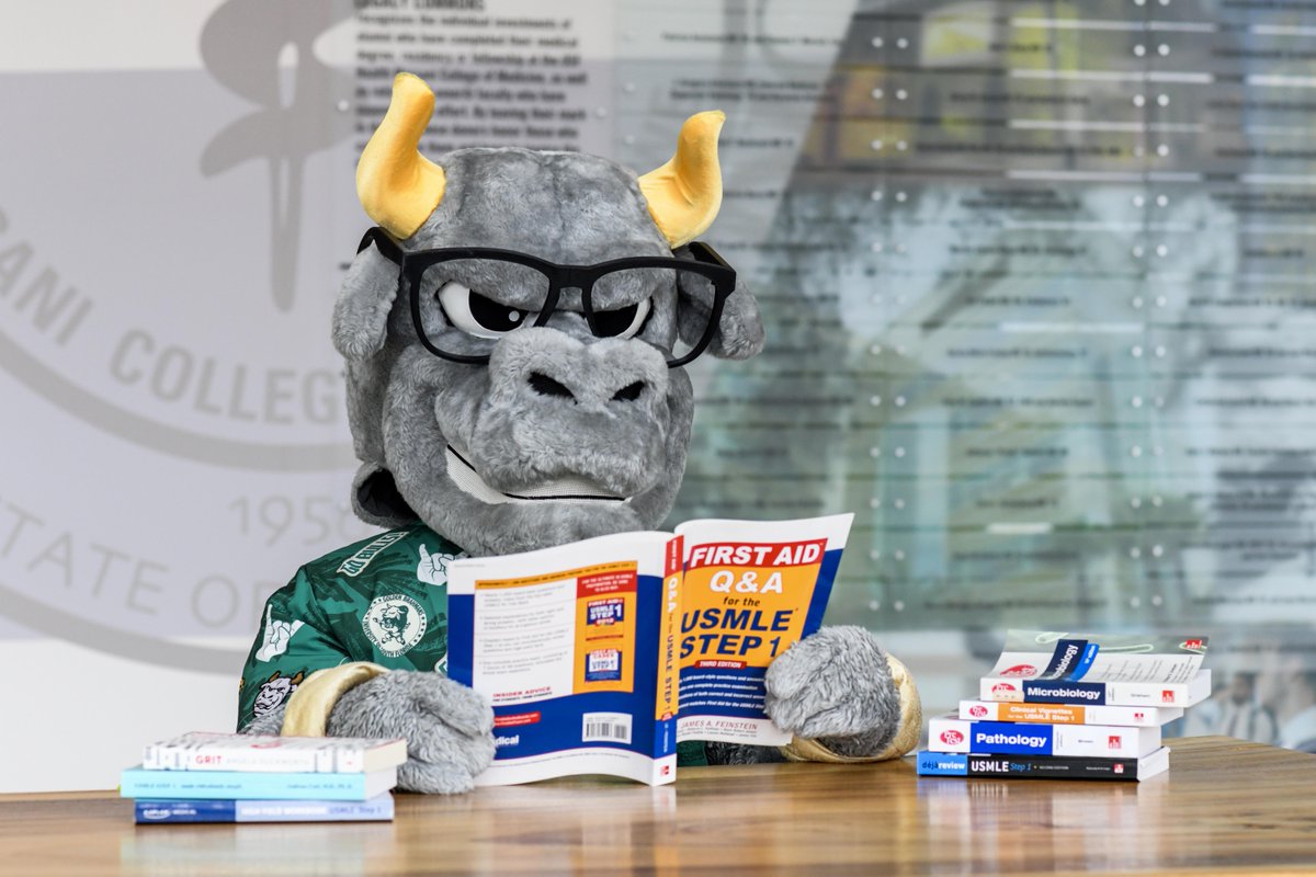 USFHealthMed's tweet image. Look who made his rounds at MCOM! @RockyD_Bull stopped by to get a first-hand look at how we train our #futuredoctors. @USFHealth