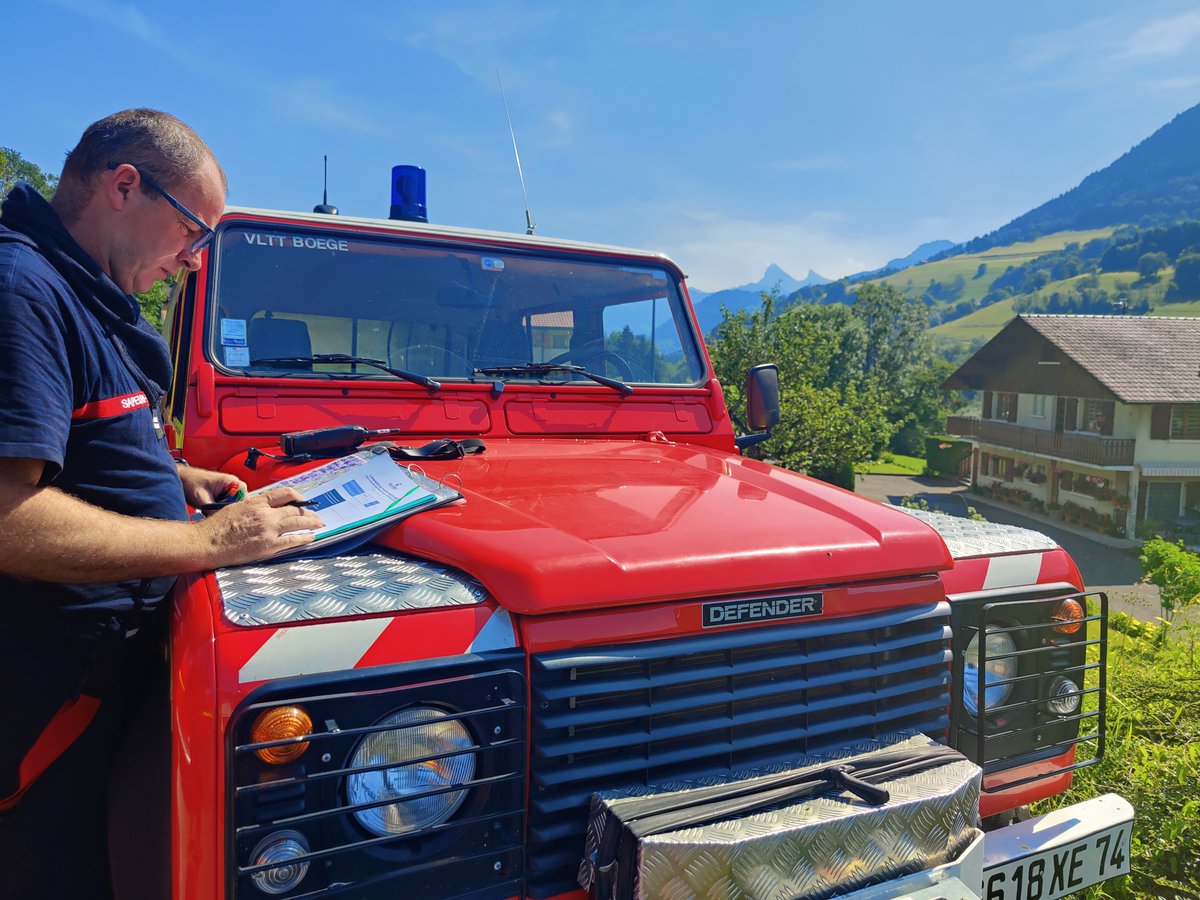 SDIS_74's tweet photo. 🔥 Fin de formation pour 12 stagiaires des SDIS 07, 37, 38 et 74 qui valident le FDF3 !
Une formation exigeante pour devenir chef de groupe feux de forêts 🌲
👏 Bravo aux stagiaires &amp; merci à l’équipe pédagogique !
#FDF3 #FeuxDeForêts #SDIS74 #Formation https://t.co/yUHGWeAbWC