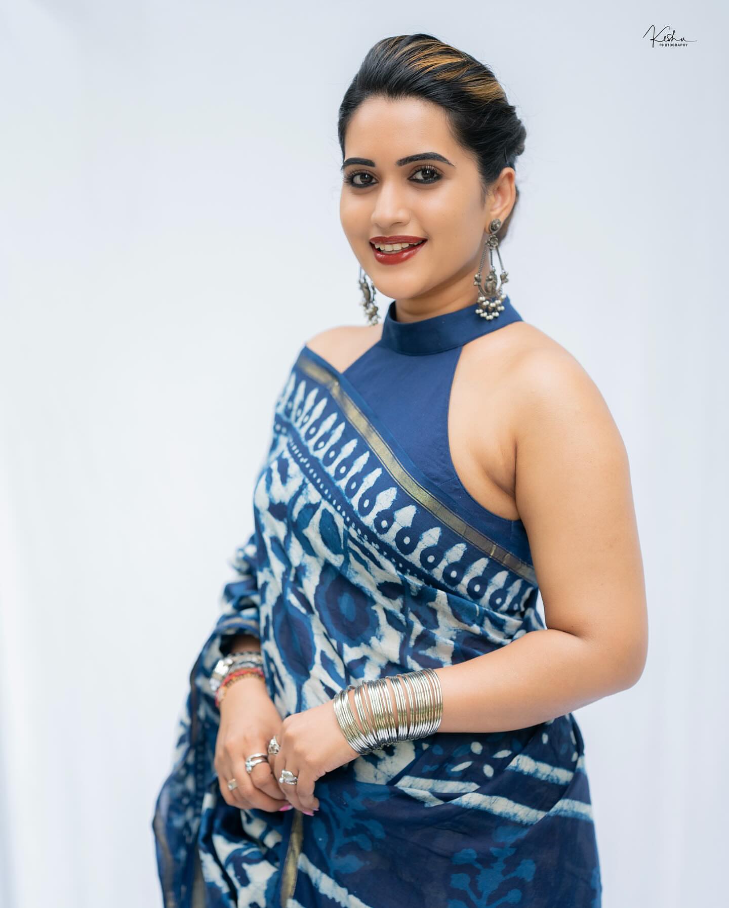 Sravanthi Chokarapu braless show