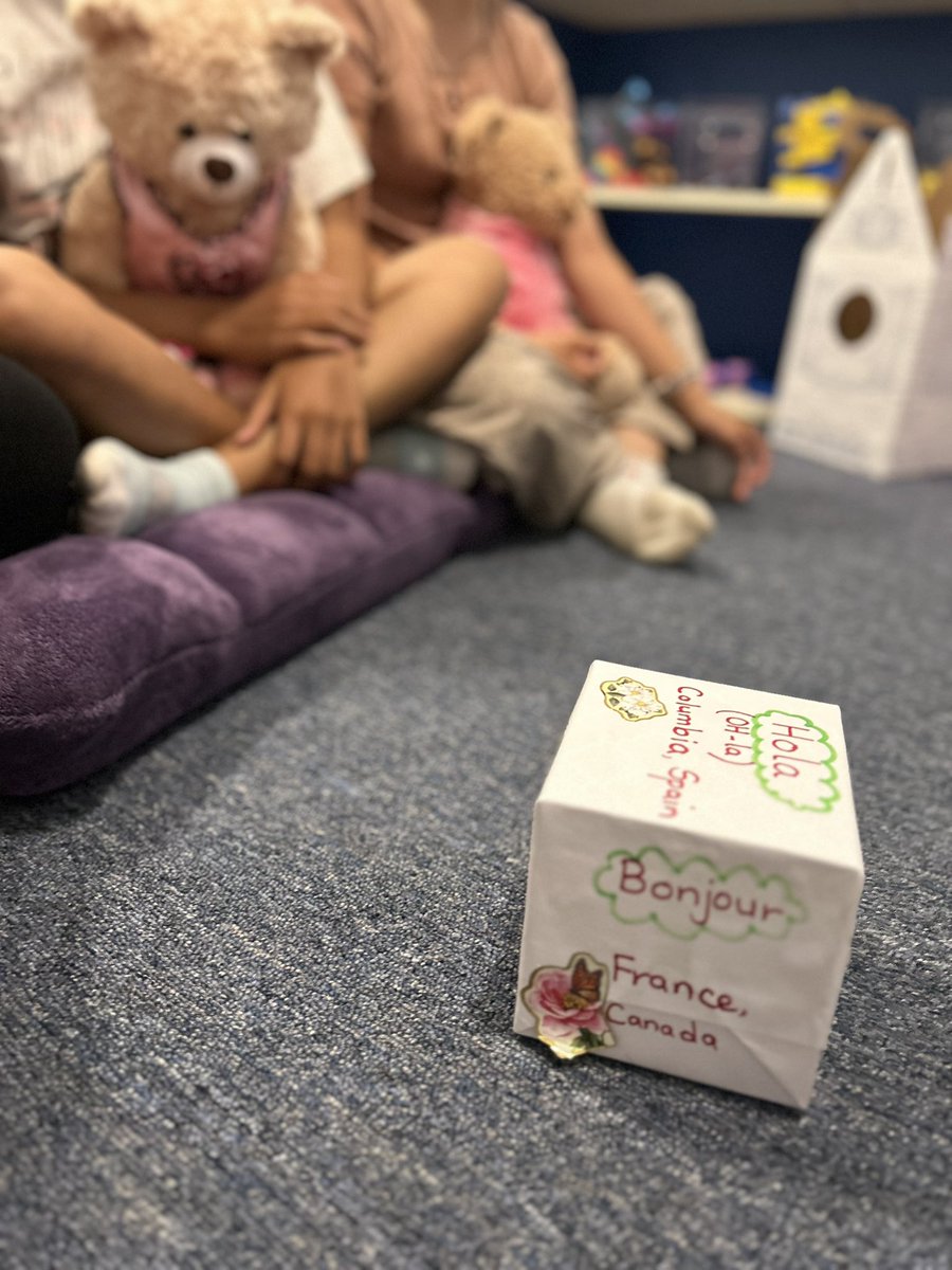 MsJiJionline's tweet image. We made a special cube today—with “hello” in a different language on each side! 🌍👋 Then we turned it into a fun game, learning how to greet the world one roll at a time! 🎲💬 #LanguageFun #HelloAroundTheWorld #PlanetChild #LearningThroughPlay