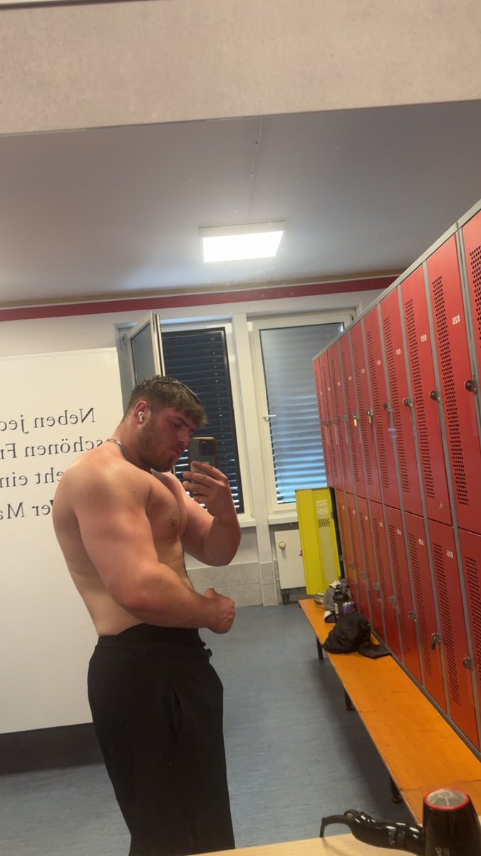 gorillamaster 🦍 tweet media