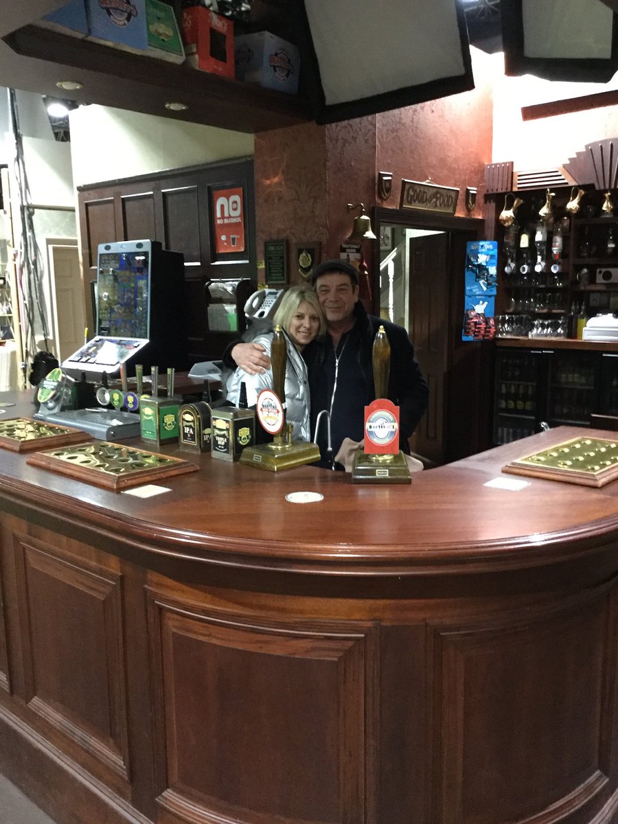 Rachel_Doyle72's tweet photo. @EveSukiEE @ConversationStr The BEST #soapweek moment ever bar non is when Richard Hawley gave me my own personal tour of the Coronation Street set and Props department #Corrie #CoronationStreet #JohnnyConnor @itvcorrie https://t.co/AkMjSQzW31