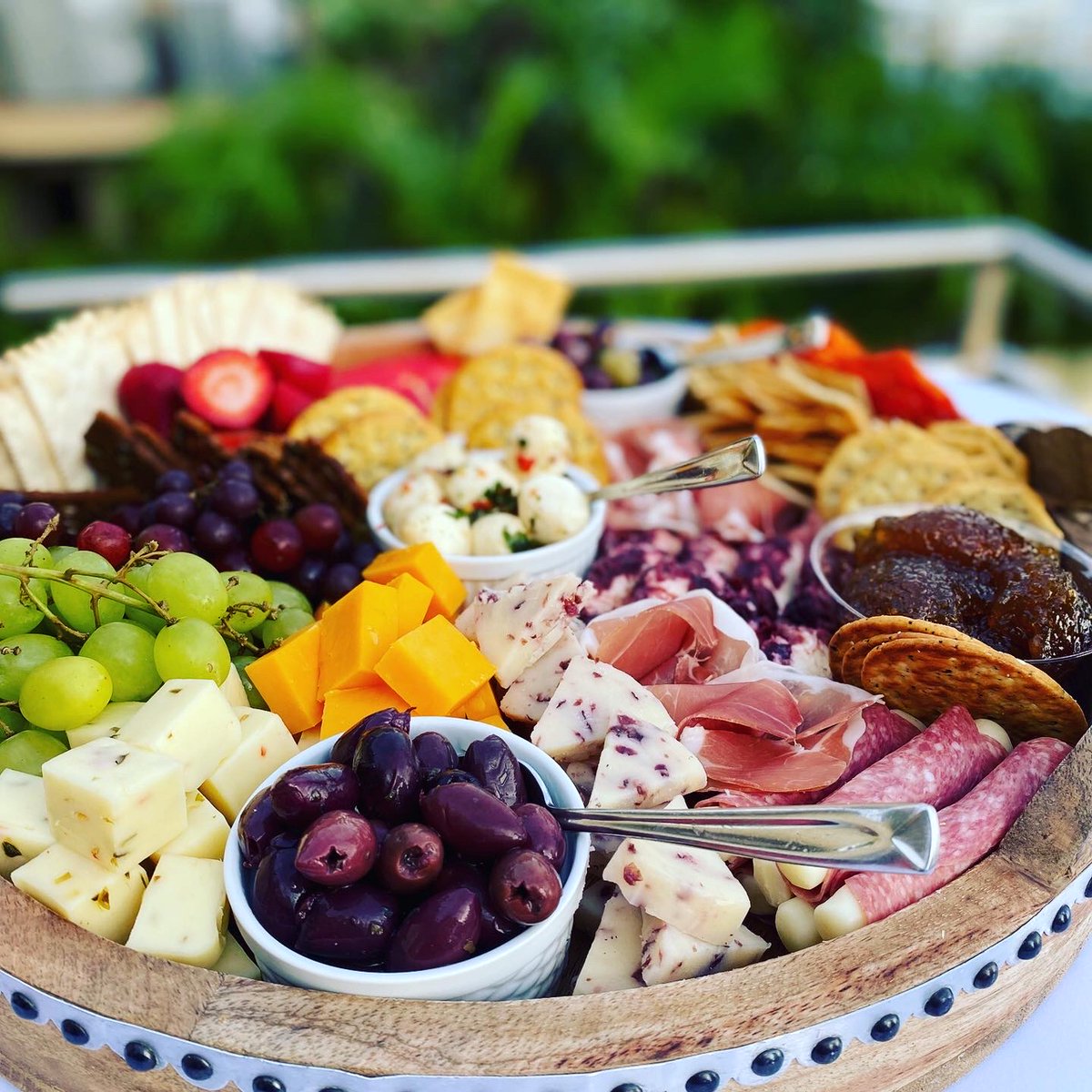 How to start a homebased food tourism business the-kitchen-table-store.myshopify.com/products/how-t…