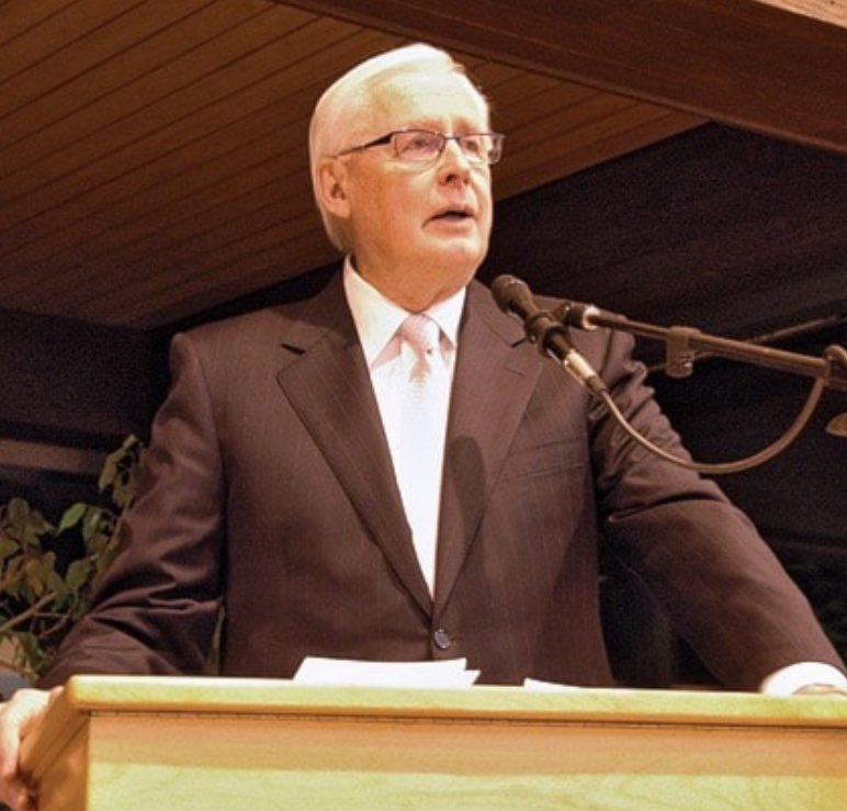 jkenney's tweet image. Truly saddened by the death of my friend, the Honourable Jake Epp.
Jake was one of the finest public servants I have ever known. A man of unimpeachable integrity, depth of conviction, and vibrant faith.
My condolences to his family and loved ones.
Eternal rest grant unto him,…