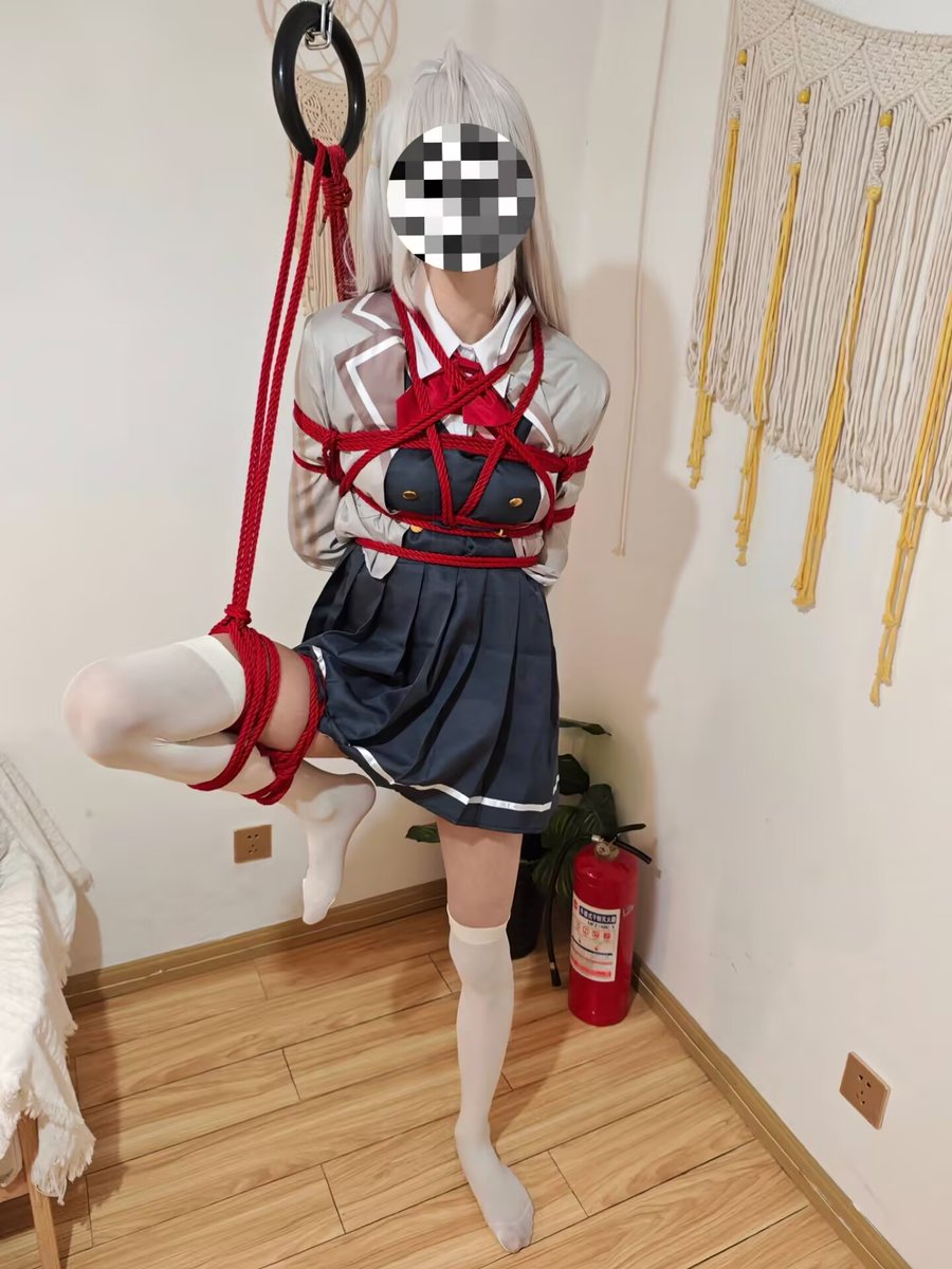 smmmstto's tweet photo. #cos #绳缚 #捆绑 被有希抓住的艾莉��姐 https://t.co/sUSEHE7FQo