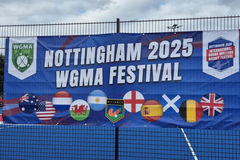Sheriff_Nottm's tweet image. Delighted and such a privledge to join the opening ceremony celebrations at the LX International Hockey Championships at the @HockeyNotts recently.
It was a pleasure to meet special guest Para Olympic Champion Richard Whitehead, who kindly allowed me to hold his gold medal.🥇