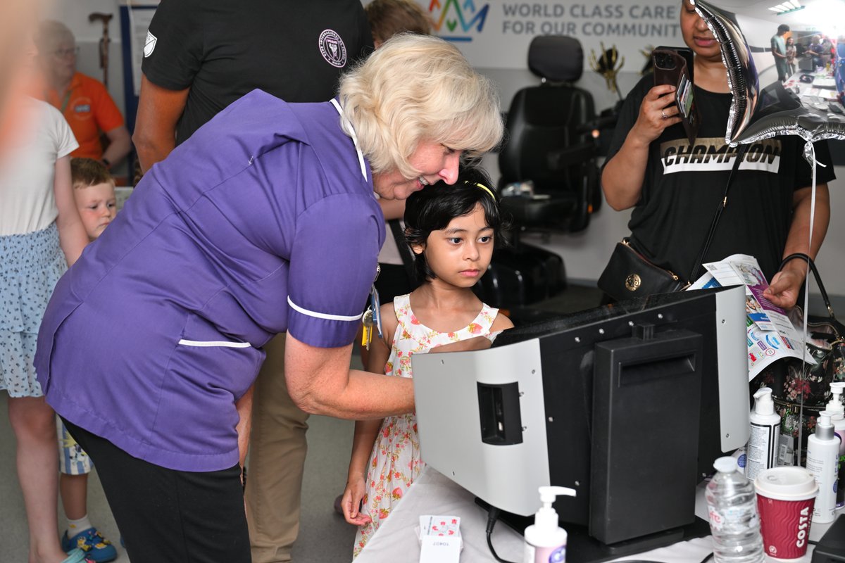 RoyalSurrey's tweet image. Shout out to all our brilliant teams who took part in our Community Open Day and thank you to everyone who came along to join us!
We’d love to hear what you thought of the day, let us know using our feedback form: surveymonkey.com/r/3FBC8WC
#RoyalSurrey #CommunityOpenDay #NHS