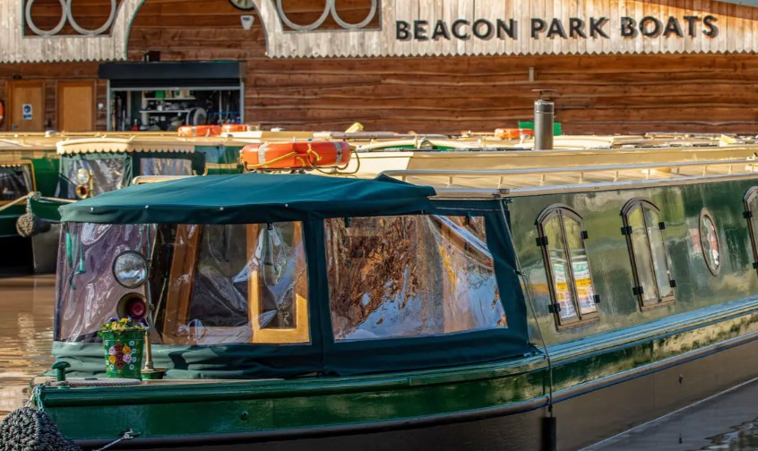 Fancy a last minute escape? 😎☀️⛱️

Take advantage of the wonderful Welsh weather &amp; the discount offers we have on now with holidays aboard our luxury four berth canal boat Grouse - with savings in the hundreds &amp;, in one instance, thousands of pounds!

beaconparkboats.com/our-boats/grou…