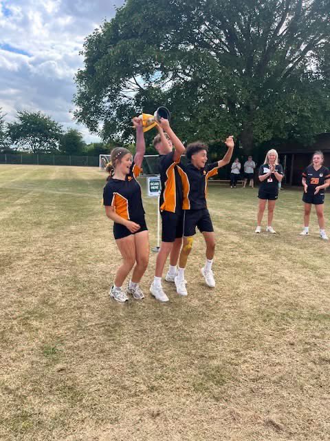ParkfieldsNews's tweet photo. Champions! Beech are our Sports Day House Winners! Congrats to Y8 Victor Sean and Victrix Milena! Y5/6/7 results at next weeks assembly. Huge thanks to @fc_toddington and to everyone for a special day! #ProudToBeAtParkfields @ThePyramidTrust https://t.co/O3x4oBSNYu