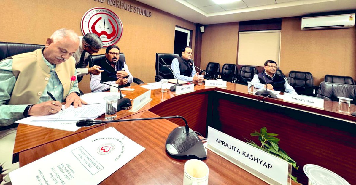 rahulmishr_'s tweet photo. Absolutely delighted to have delivered a lecture on the role of #minilaterals in the #IndoPacific at the SIS-CLAWS #SummerSchool2025 it was a happy coincidence to meet Maj. Gen. @bhadauriarps after such a long time 
Thanks @OfficialCLAWSIN @sisjnu_official for the opportunity. https://t.co/bB0rDepQLH