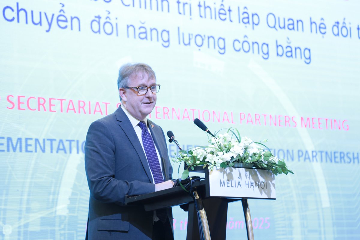 UKinVietnam's tweet image. 🎉 The UK and EU Announce €612M Green Investments in Viet Nam’s Energy Transition at the Just Energy Transition Partnership (JETP) Secretariat meeting 🌿
IPG members, GFANZ and JETP partners reaffirmed their commitment to accelerating the JETP partnership.