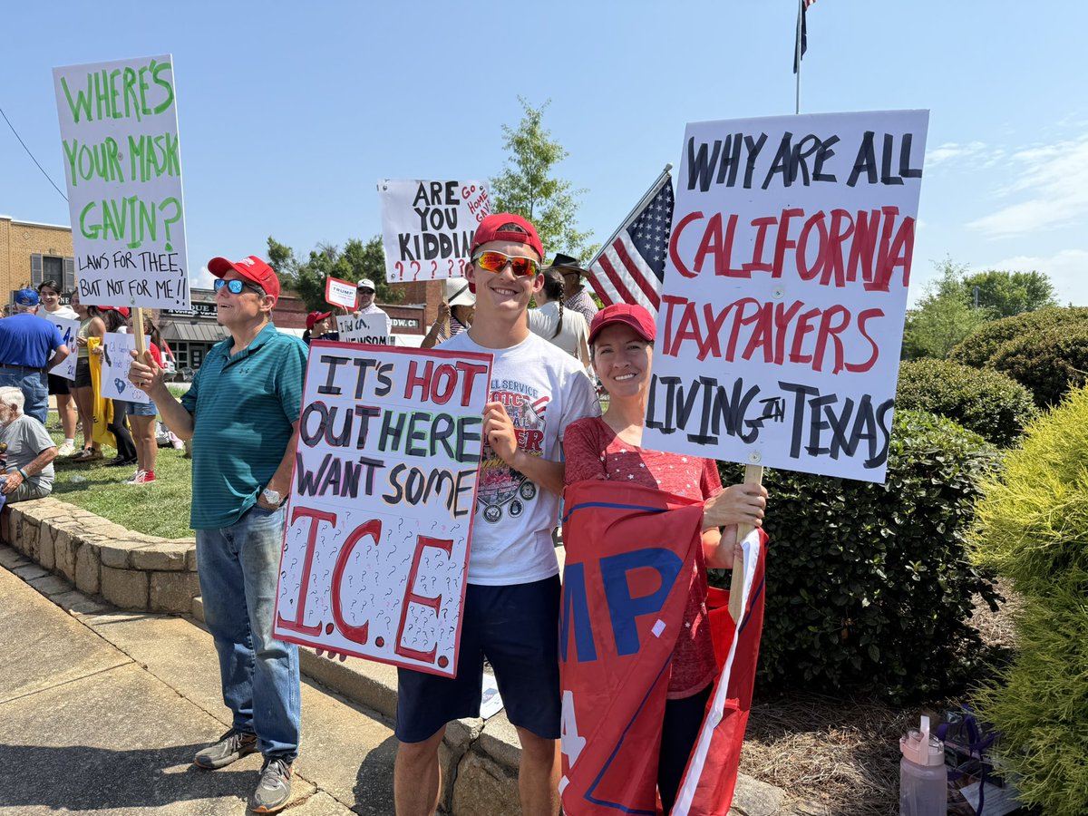 MaeveReston's tweet image. “Get on the right side of history next time,” a protester shouts as a crowd gathers in Pickens, South Carolina to protest Gov. Gavin Newsom’s visit to their state.