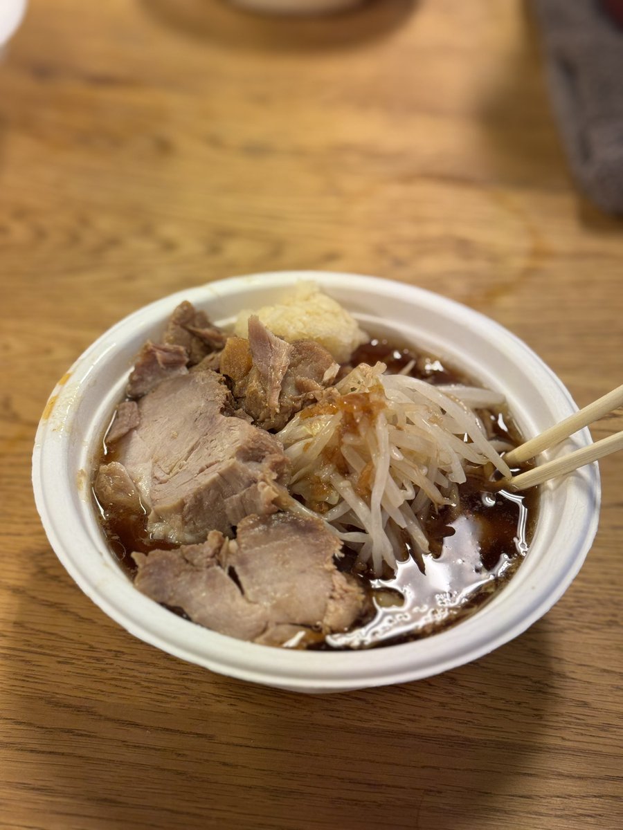 3コマ漫画のような写真。⇩(現場はこちら)
youtube.com/live/y5d0fuaxA…

#初ラーメン二郎 #鍋二郎 #美味しかった