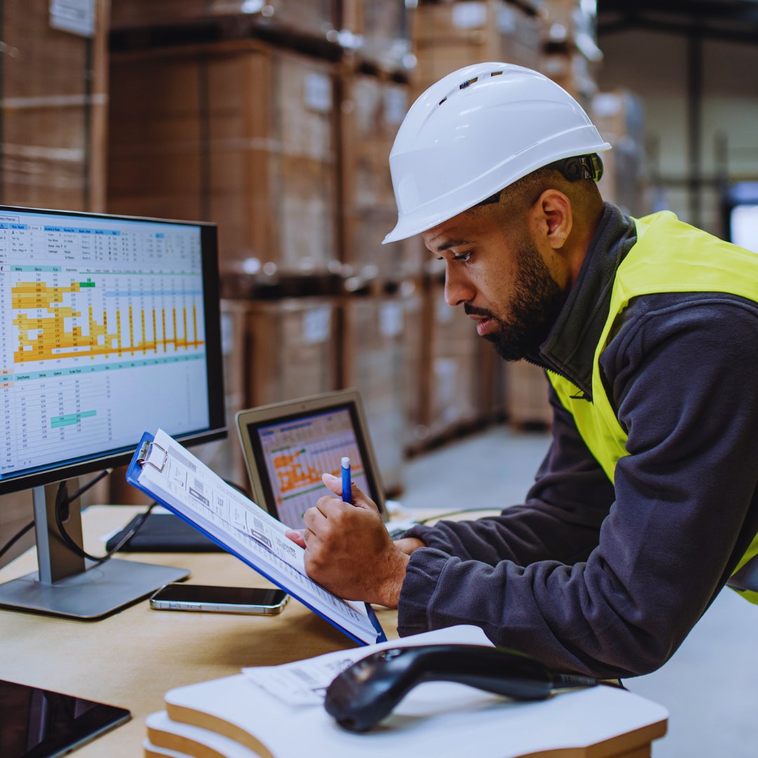 AmericanWD's tweet photo. With AWD, you get 24/7 secure access to your inventory—along with real-time tracking for every shipment in and out.

Need a warehousing partner you can count on?

📞 Call 602-272-6016 or visit https://t.co/cM4u2kQK7D to learn more.

#AWDArizona #shipping #logistics https://t.co/oJiN10eW8G