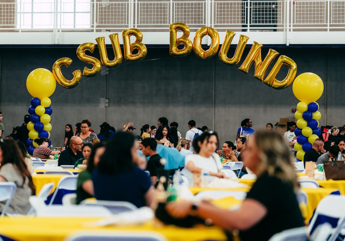 CSUBakersfield's tweet photo. Day one? Done โ
Day two? Letโs do this ๐ชโจ
The #RunnerRundown rolls on as Freshmen Orientation continues today! We're so excited to have you on campus and canโt wait to officially welcome you this fall ๐๐
๐ธ: EJ Medellin
#FutureRunners #RowdySaidYes #OrientationVibes https://t.co/n0vXT4S15f