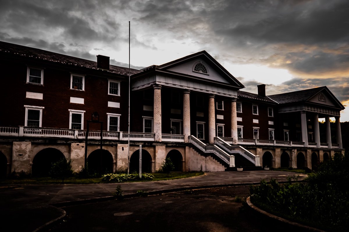 RT🚨

New episode @ Sweet Springs Sanitarium ft. <a href="/EOTU_/">Explorers of the Unknown</a> releases TOMORROW @ 6pmCST/7pmEST 👻

Don’t miss it! Tap the link to PRELIKE &amp; hit NOTIFY so you don’t forget 🔔

youtu.be/eYIoWKT-22A?si…