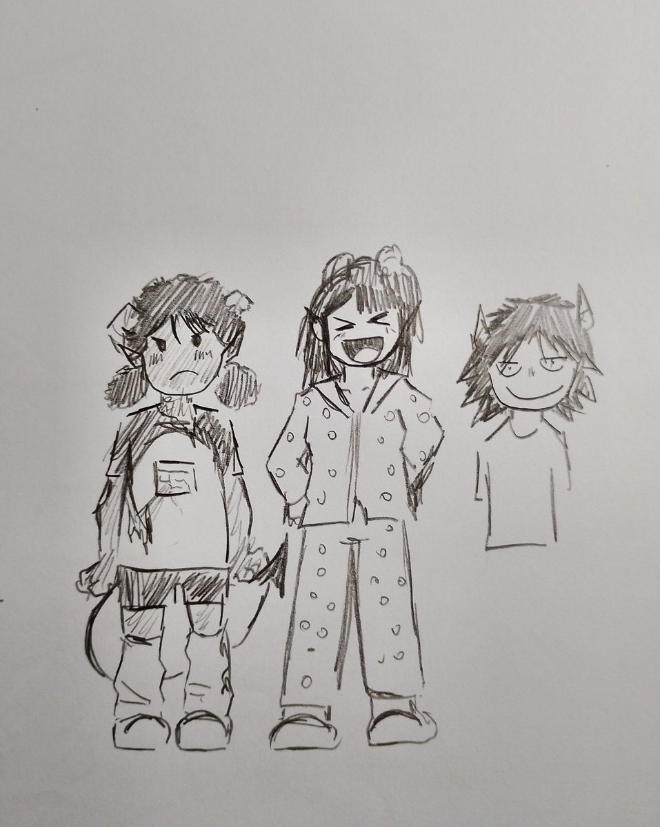 Para quem quiser saber, esses são os primeiros desings delas. São apenas rascunhos // For those who want to know, these are their first designs. 
#originalcharacter #draw #oc
