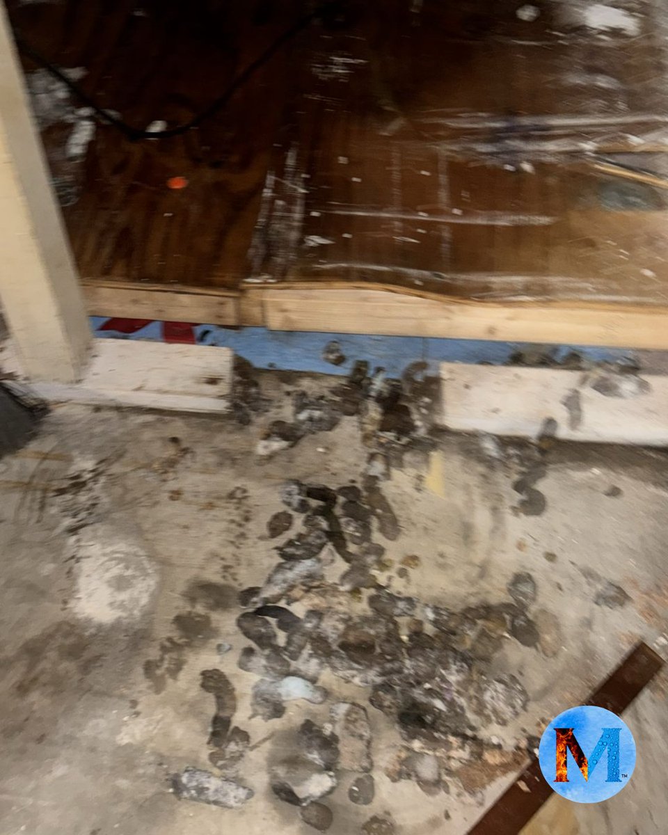 Waymakersohio's tweet photo. ❓ QUIZ TIME: Can you guess what caused these damages—fire, water, or storm?

#emergencyrestoration #emergencyfire #emergencywater #moldremediation #homerestoration #columbusemergency #ohiorestoration #waymakersrestoration #columbushomerestoration #fire #water #mold https://t.co/l4yVsnO0PQ