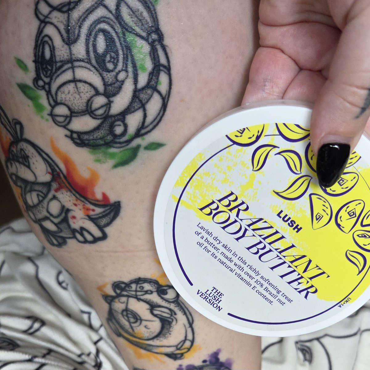 MollyzxGames's tweet photo. Refreshing my leg tattoos with Brazilliant Body Butter ✨️

Lush very kindly gifted it🥹
Ingredients include Avacado, Cocoa, Aloe and Orange 🍊 

Use my link on any Lush purchases to support me as a creator 🖤
https://t.co/y0bu7gD30l

[#AD/#GIFTED] #friendsoflush #lushcosmetics https://t.co/awNL6WNMQC