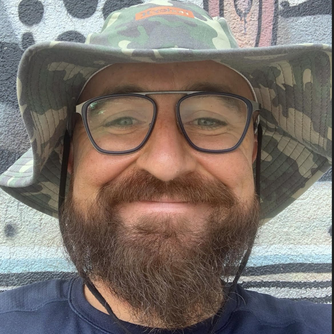 GM ☕️☀️

My 4 y/o daughter got me this hat for Father’s Day

She loved it

So if you’re by the ocean in Delaware today and see a bearded man in a bucket hat…

… feel free to verbally assault me

#girldad