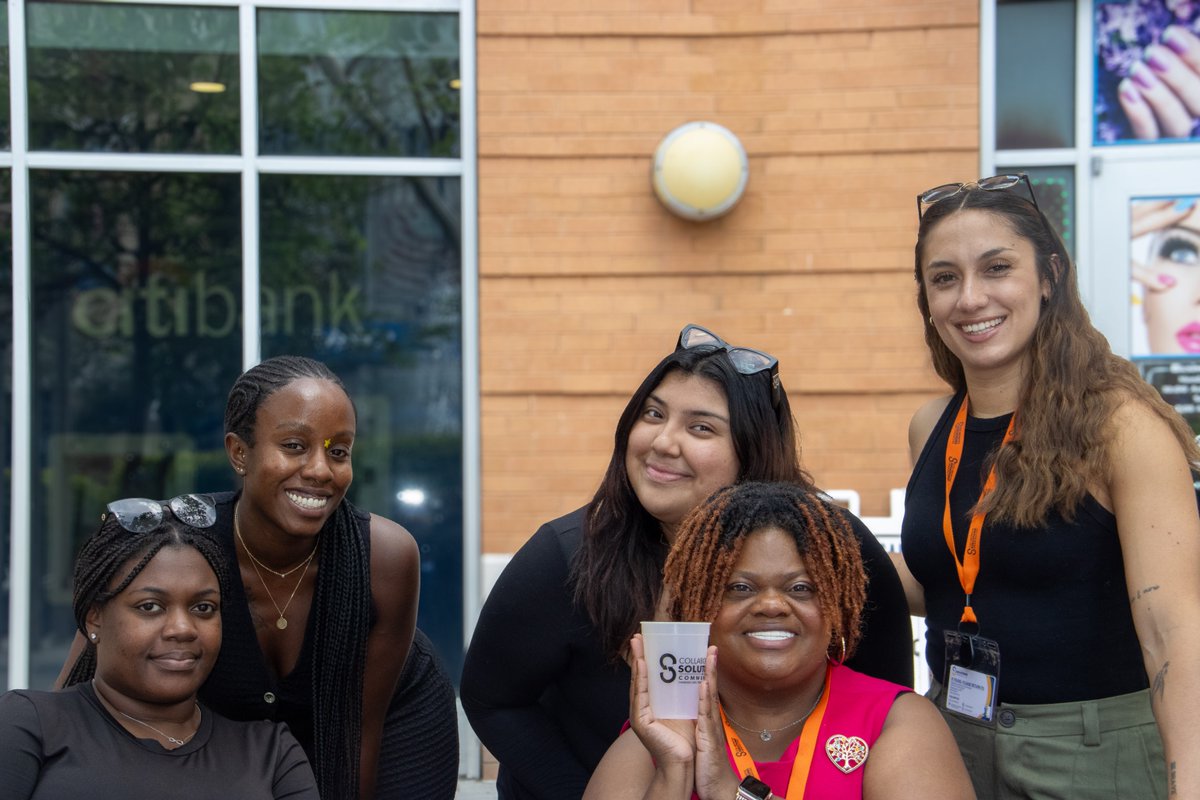 CSCempowers's tweet image. We had a great time out in Columbia Heights chatting with neighbors, sharing helpful resources, and handing out a few thoughtful gifts along the way! 💛

💙🧡#wearecsc  #LocalConnections #CommunitySupport