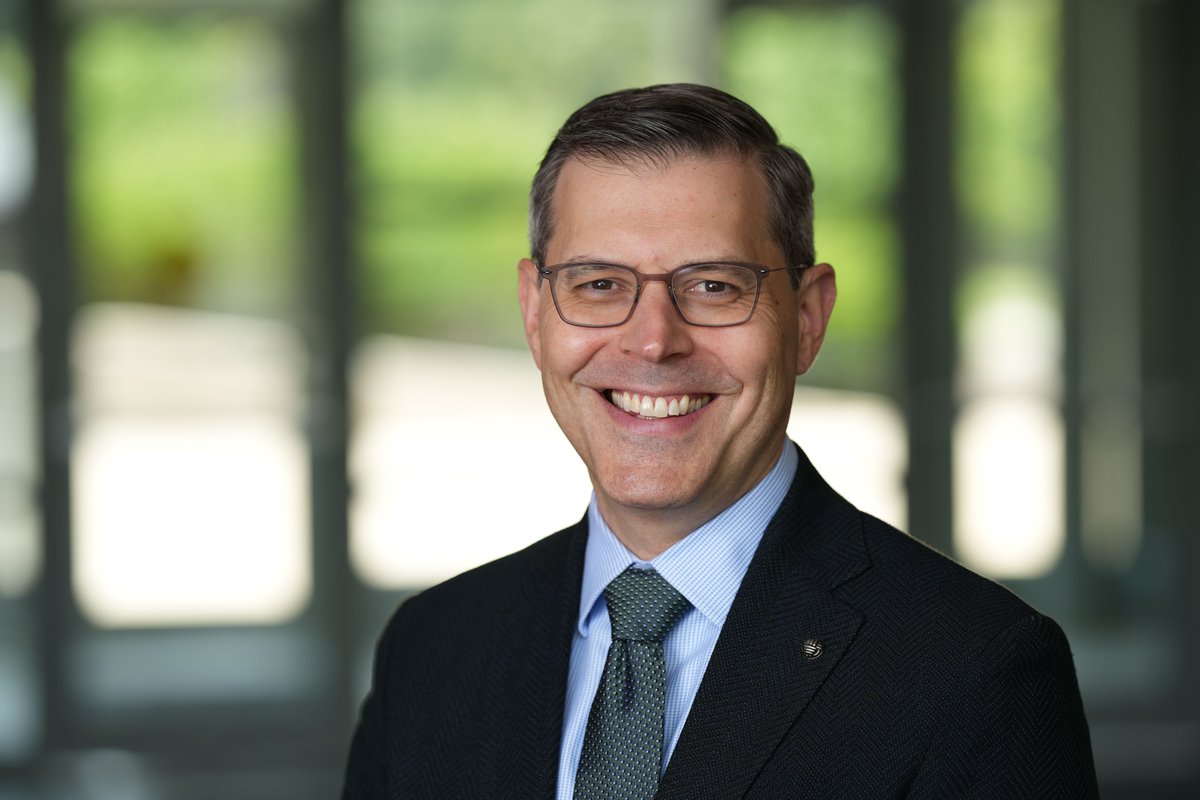 Neurosurgery_IU's tweet image. Welcome to the team, Charles Stevenson, MD! Dr. Stevenson joined faculty on July 1 as the Division Chief of Pediatric Neurological Surgery and the inaugural Leah Mindling Abrams Chair in Neurosurgical Oncology. Get to know more about Dr. Stevenson 🔗 medicine.iu.edu/faculty/69940/…