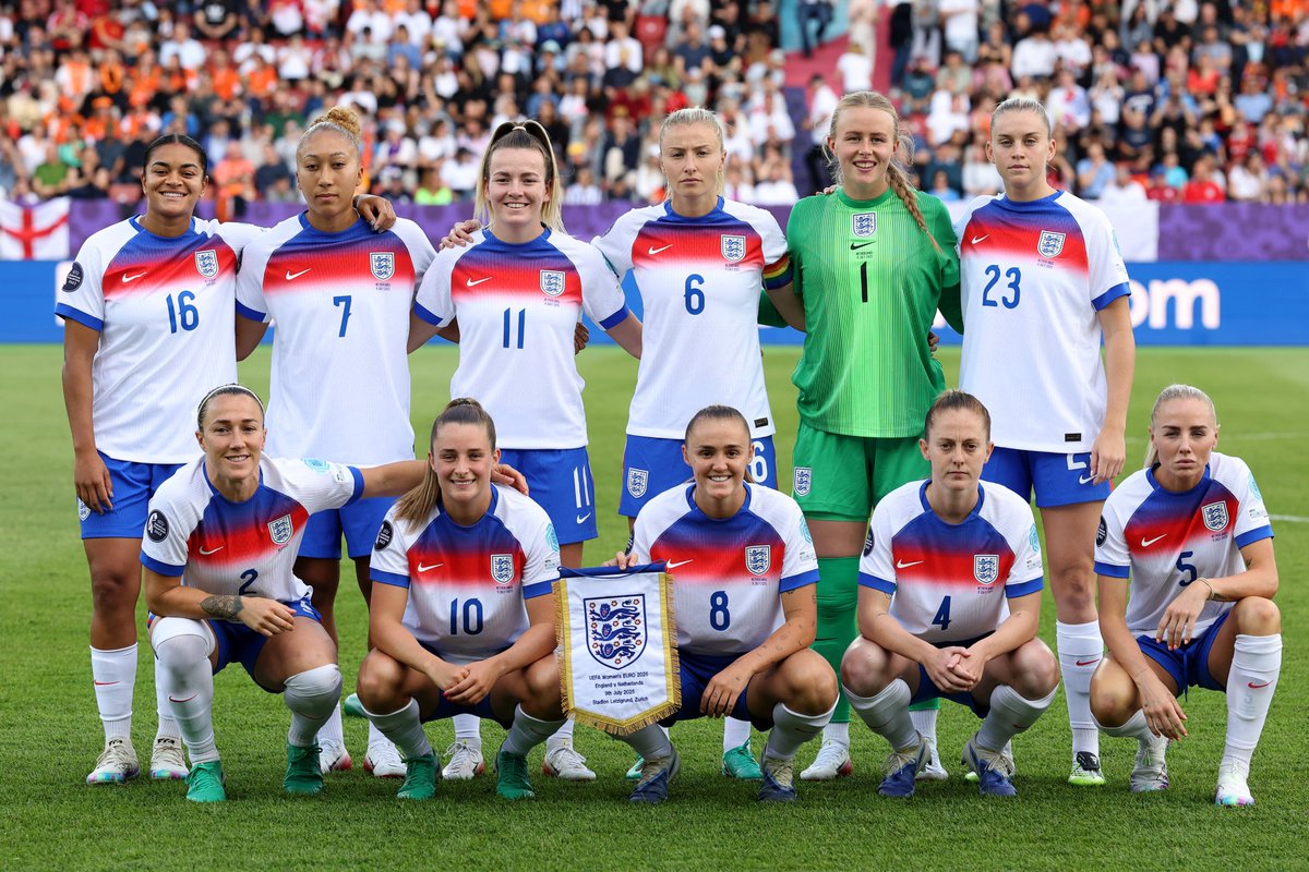 Lionesses's tweet photo. The #Lionesses! 🏴󠁧󠁢󠁥󠁮󠁧󠁿❤️ https://t.co/kM4GOl9xDz