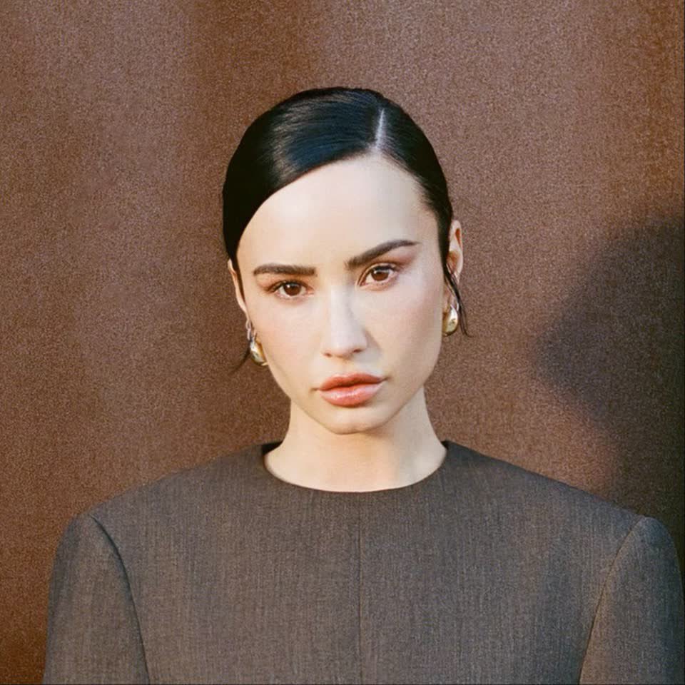 demilovatobr's tweet photo. 🚨 Demi Lovato alterou sua bio e sua foto de perfil no instagram https://t.co/Lj1am08FME