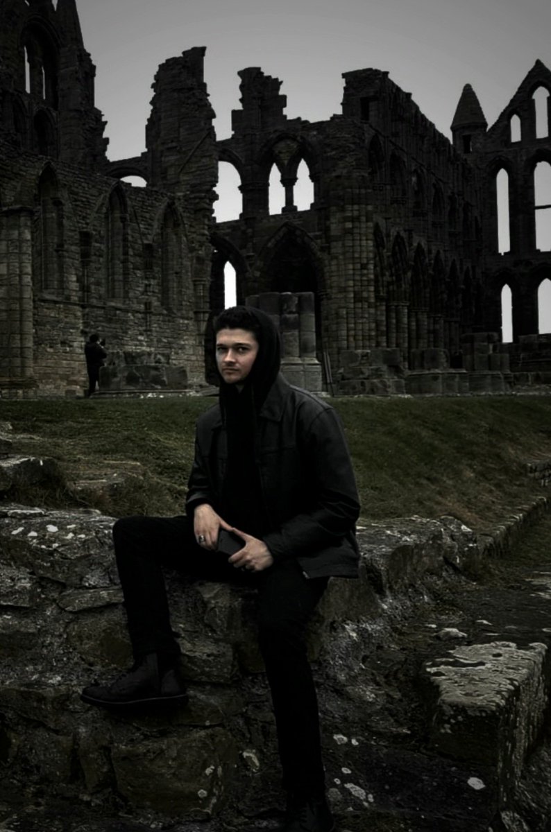 CrabbeToby's tweet image. #NewProfilePic #WritingCommunity #WhitbyAbbey 🖤