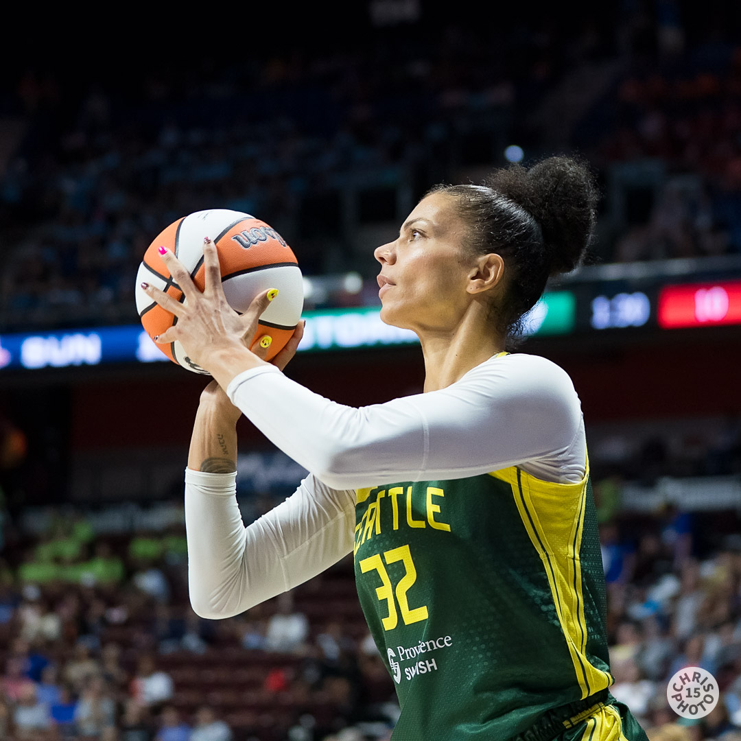 chrisphoto15's tweet image. The @seattlestorm lead the @ConnecticutSun 49-41 at the half at today's #WNBA Camp Day Game.