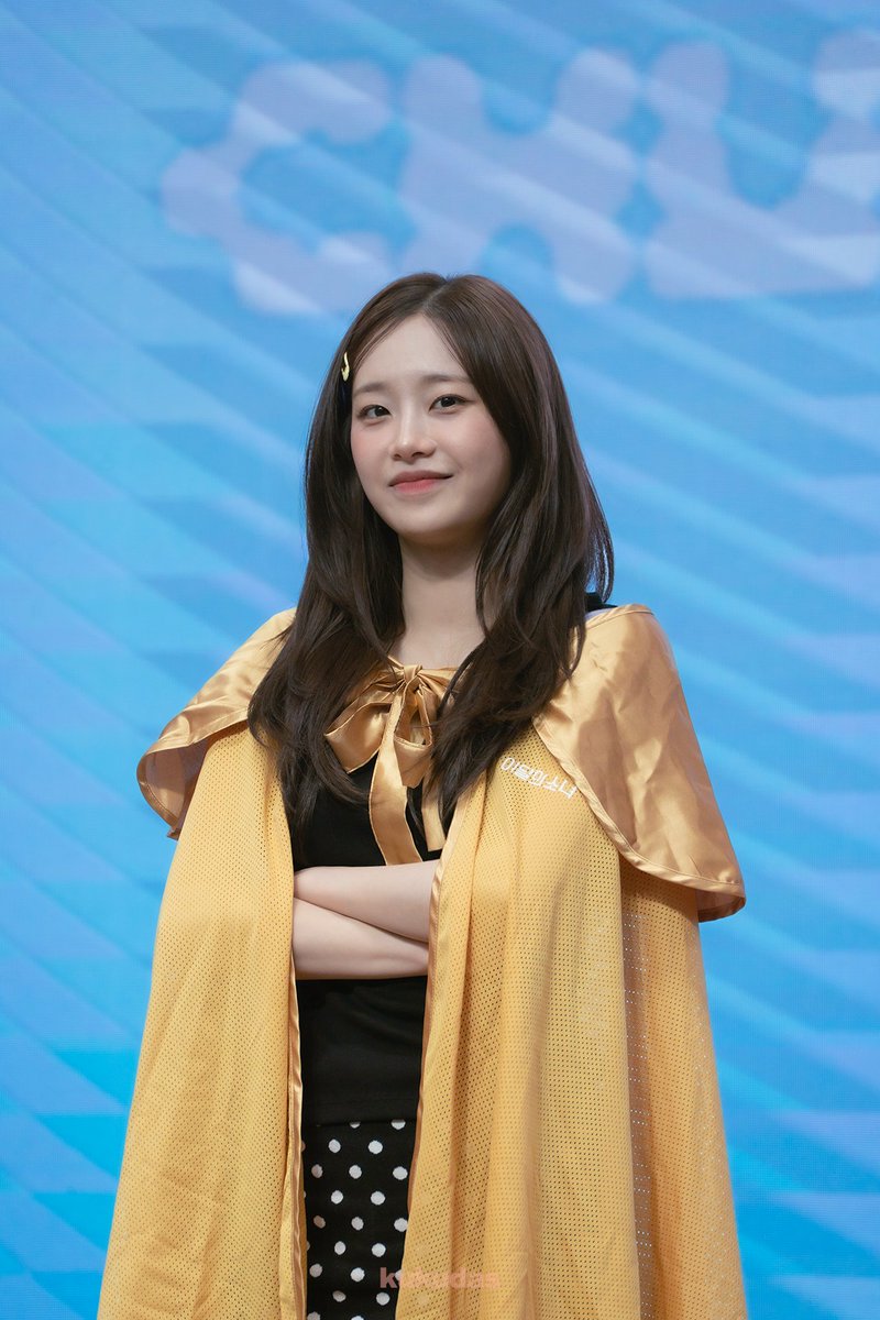 250706 츄 팬사인회
#Chuu #Onlycryintherain