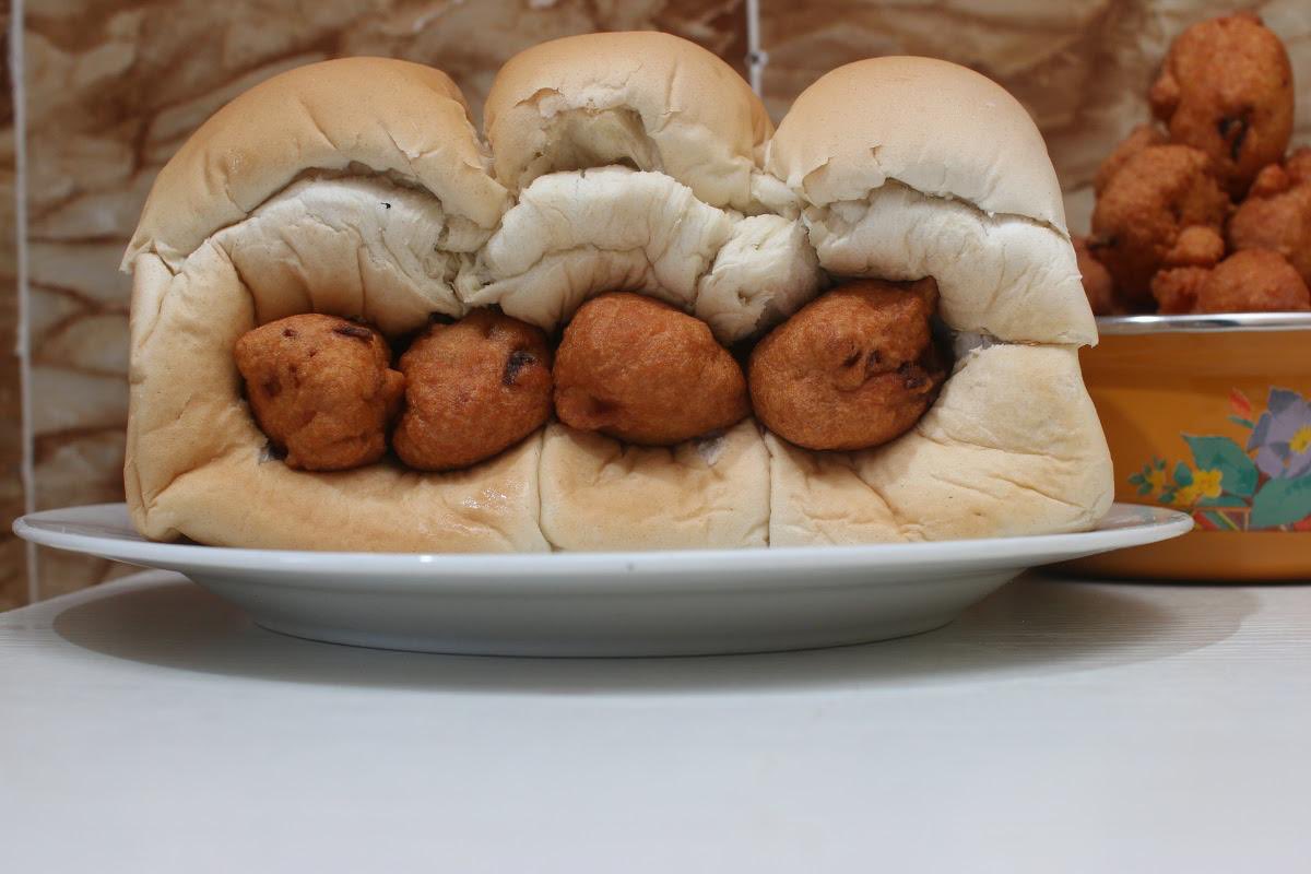 sam_osiyomeoh's tweet image. 8/
And seriously…
When last did you eat bread and akara? 😅
What memory does it bring back?
Let’s hear it 👇🏽
#DevTalk #FunctionalProgramming #ImperativeProgramming #Web3 #AkaraAndCode #BreadAndAkara #NaijaTech #TechTwitter #BuildInPublic