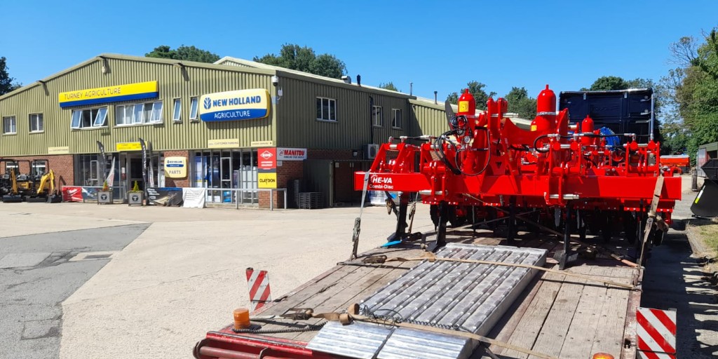Two shiny <a href="/HEVA_uk/">HE-VA UK</a> Combi-Discs have landed at <a href="/TurneyGroup/">Turney Group</a> – ready to hit the ground running post-harvest!🌾

Time to rethink your cultivation setup? HE-VA’s got you covered with disc and tine cultivators plus the mighty one-pass Combi-Disc💪

👉 he-va.co.uk/cultivation/
