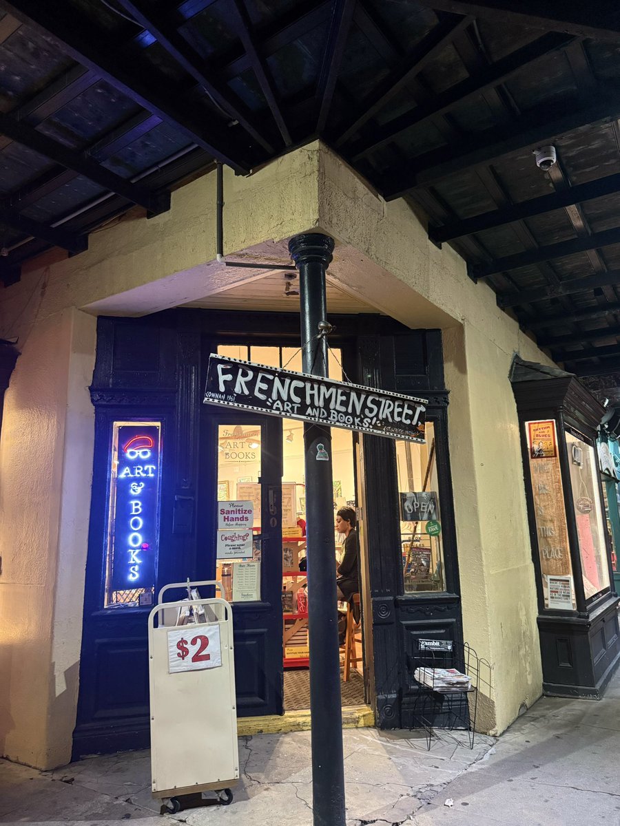 Caminar por el Barrio Francés (French Quarter) de New Orleans es como pasear por un libro antiguo lleno de historias