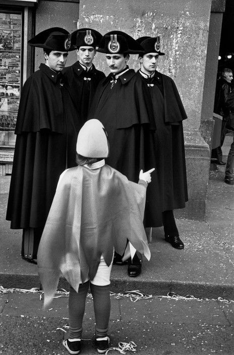 Oli4sch's tweet image. Can we please normalise cloaks again? They have way too much aura and practical benefits to be banished to the realm of the &quot;social outcasts closets&quot;.