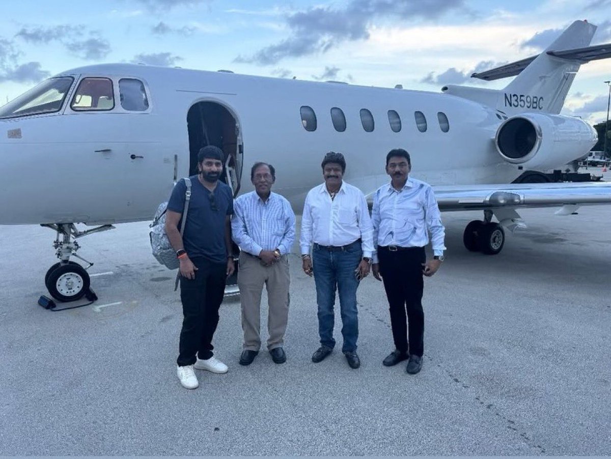 BalayyaUsa's tweet image. Our beloved Nandamuri Balakrishna garu has safely returned to India after creating unforgettable memories in the USA! 🇮🇳✈️🇺🇸
We are immensely thankful to Balayya Babu for gracing us with his presence, sharing his time, energy, and love with fans of all ages. 🙏
From emotional…