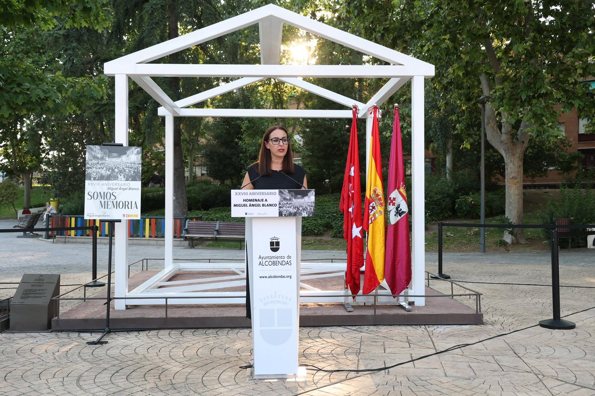✅ Recordamos en #alcobendas el brutal asesinato llevado a cabo por la banda asesina ETA contra Miguel Ángel Blanco hace 28 años. No debemos dejar que otros elaboren otros relatos o falsas memorias. La verdad del terrorismo son las víctimas. Siempre con ellas.