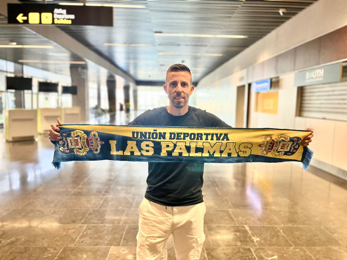 CristianGil_7's tweet image. La puesta de escena de Luis García ha sido muy buena tanto en discurso como en cuanto a la propuesta que, a priori, quiere llevar a cabo en Las Palmas.
Ojalá esas palabras se transformen en hechos y tenga la plantilla adecuada para estar arriba.