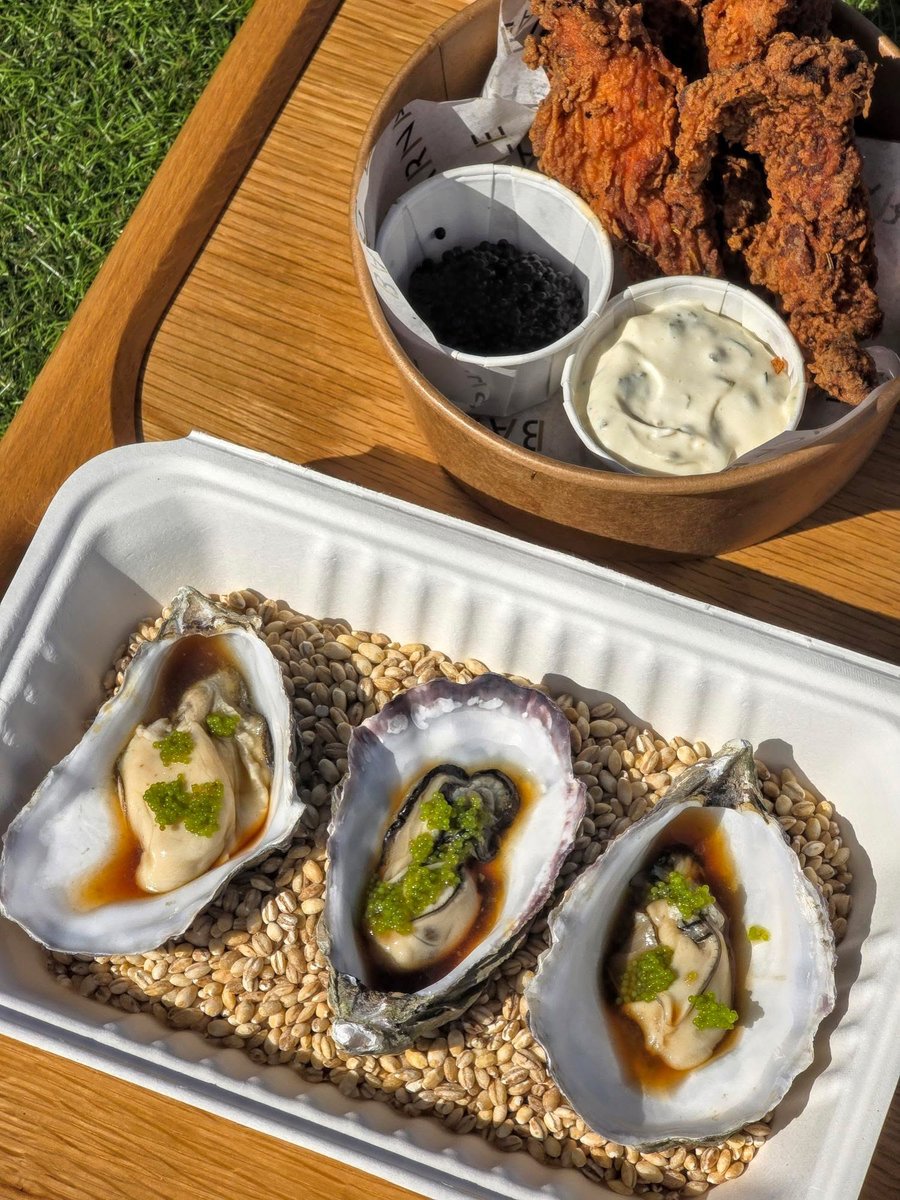 Barnaclelpool's tweet image. Pop in and see us for some classic Barnacle Street Food by @thealbertdock 🤩
Come see us from 10am Tues-Sat and treat yourself to locally sourced dishes, created specially for our home 🌊
#liverpoolfood #liverpoolrestaurants #thealbertdock #foodie