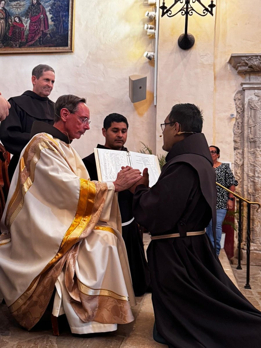 friarsguadalupe's tweet image. With gratitude in his heart and tears in his eyes, Br. Manuel Mendoza, OFM, professed his solemn vows as a Franciscan friar of the Province of Our Lady of Guadalupe on June 23. Will you say a prayer for Br. Manuel and his vocation? bit.ly/4krmqGL