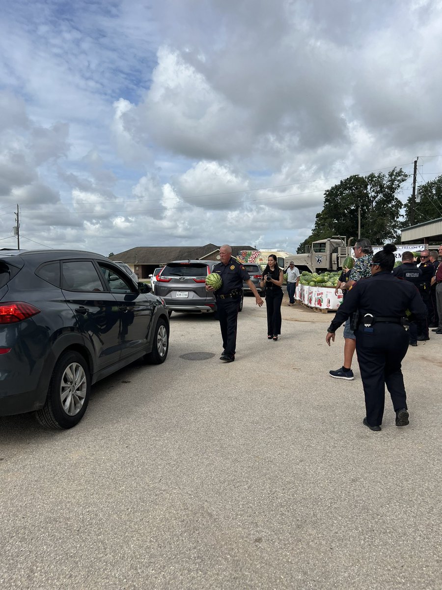 Pct4Constable's tweet image. 🍉 COME GET YOUR FREE WATERMELON! WE ARE STILL HERE!  

Freshly picked and sweeter than ever — the Annual Free Watermelon Giveaway with Constable Mark Herman is happening TODAY, July 9th til supplies last at Atkinson Farms Produce (3217 Spring Cypress Road)!