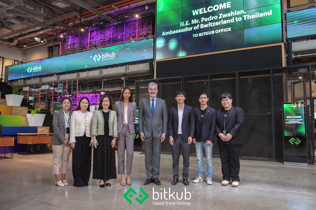bitkubgroup's tweet image. คุณจิรายุส ทรัพย์ศรีโสภา @toppjirayut ผู้ก่อตั้งและประธานเจ้าหน้าที่บริหาร บริษัท บิทคับ แคปปิตอล กรุ๊ป โฮลดิ้งส์ จำกัด และบิทคับ แคปปิตอล กรุ๊ป มีความยินดีเป็นอย่างยิ่งที่ได้ต้อนรับ คุณเปโดร สวาห์เลน (H.E. Mr. Pedro Zwahlen) เอกอัครราชทูตสมาพันธรัฐสวิสประจำประเทศไทย…