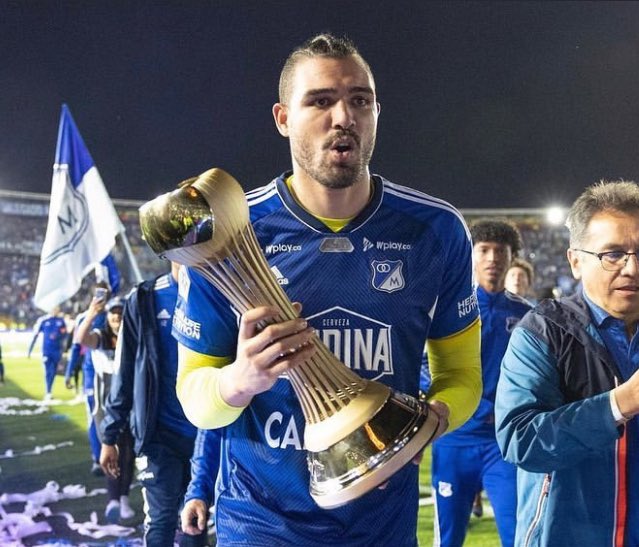 kikeismo's tweet photo. Sabes que hiciste las cosas bien cuando pones a ladrar a las demás hinchadas.

Gracias por todo, Alvaro David Montero Perales 💙 https://t.co/xhsXnYN5ch