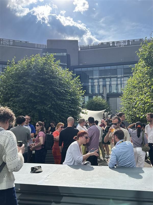 MedCambridge's tweet image. The sun is out, the music’s on, and our JCBC Summer Party is officially underway!
Come along and join #CITIID, @SCICambridge & @TheMilnerInst at our lovely @CamBioCampus☀️🎶