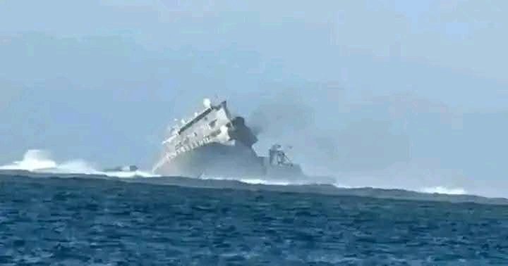 غرق السفينة الثانية " #اترنيتي_سي" بالكامل في #البحر_الاحمر قبالة #الحديدة ، ونقل طاقم السفينة المستهدفة الى مكان آمن

هو الله 
#اليمن_مع_غزة_حتى_النصر