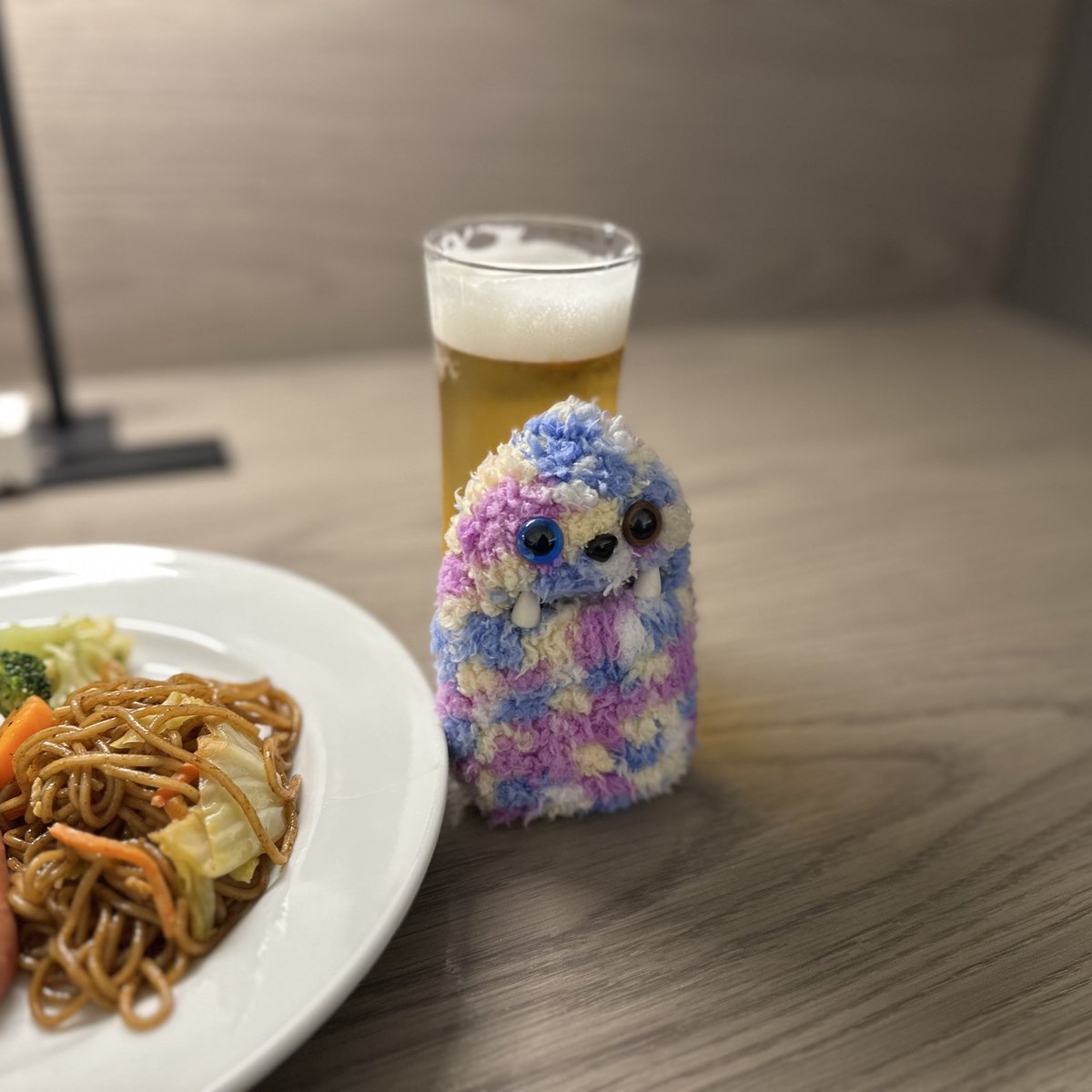 ai_sus0309's tweet photo. 汗拭きシート多めに買ってさくっとごはん🍺
ここのところオッドアイのコとだいたい旅に出てるけどなんとなく名前をつけかねている…
#aitrip https://t.co/z0r7QpcJ1p