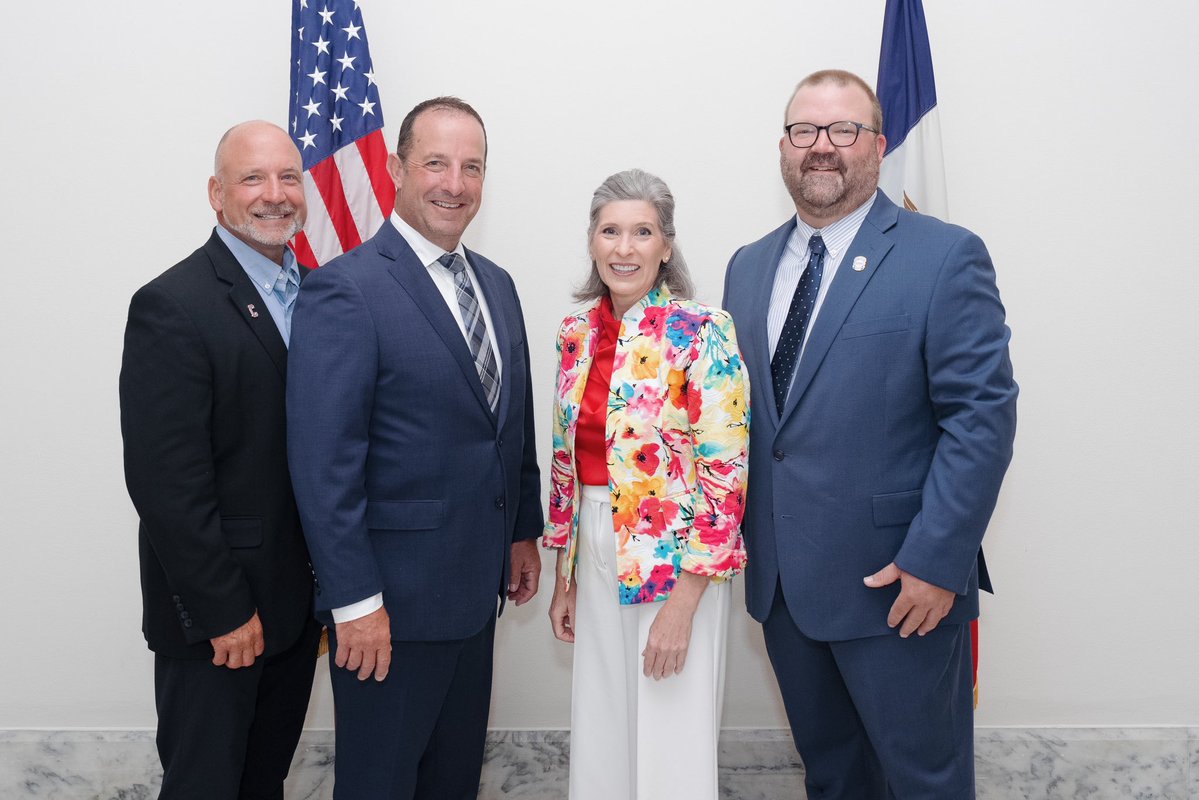 bjorth7's tweet image. Thank you to Senators @ChuckGrassley & @SenJoniErnst, and staff from @RandyFeenstra, @RepAshleyHinson, @NunnForCongress & @millermeeks offices for meeting with @ccsdpanthers Deron Stender, @coffeltchris and me to discuss the needs of Iowa public schools while at @aasadvocacy.