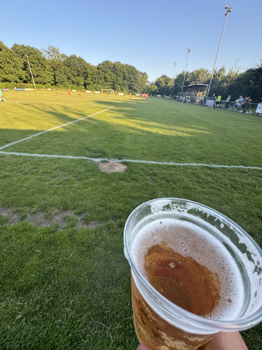 First cold pint of the 25/26 season. <a href="/PolskiMagpies/">Polski Magpies</a> 🤝🏻 <a href="/dialm4merthyr/">Dial M For Merthyr</a>