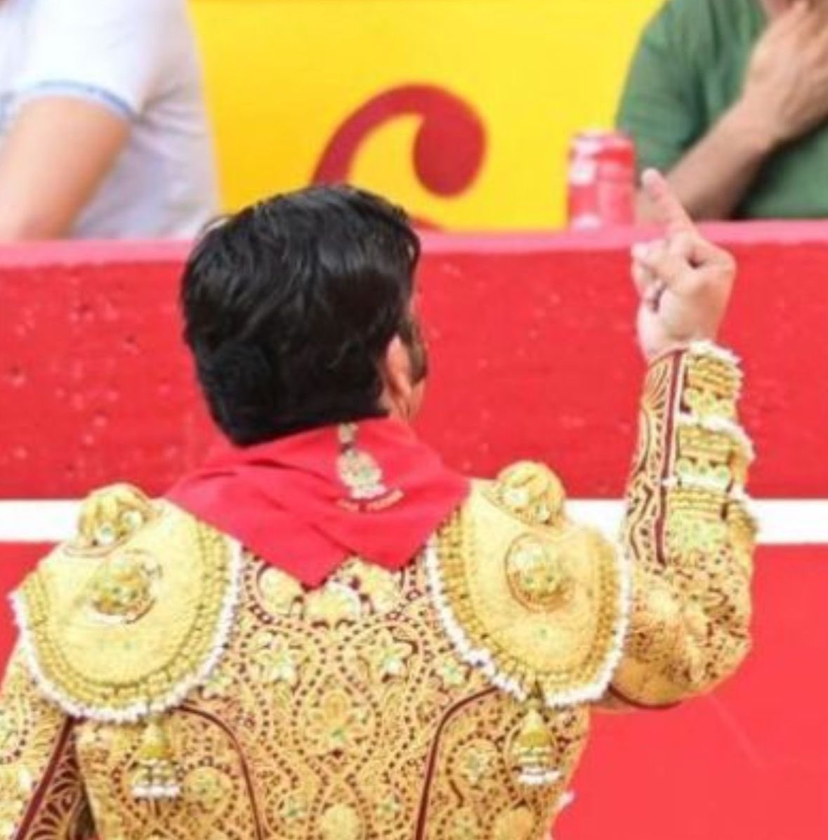TercioQuites's tweet photo. Para todos los etarras y los impresentables borrachos de Pamplona. https://t.co/PceWLxQLe3