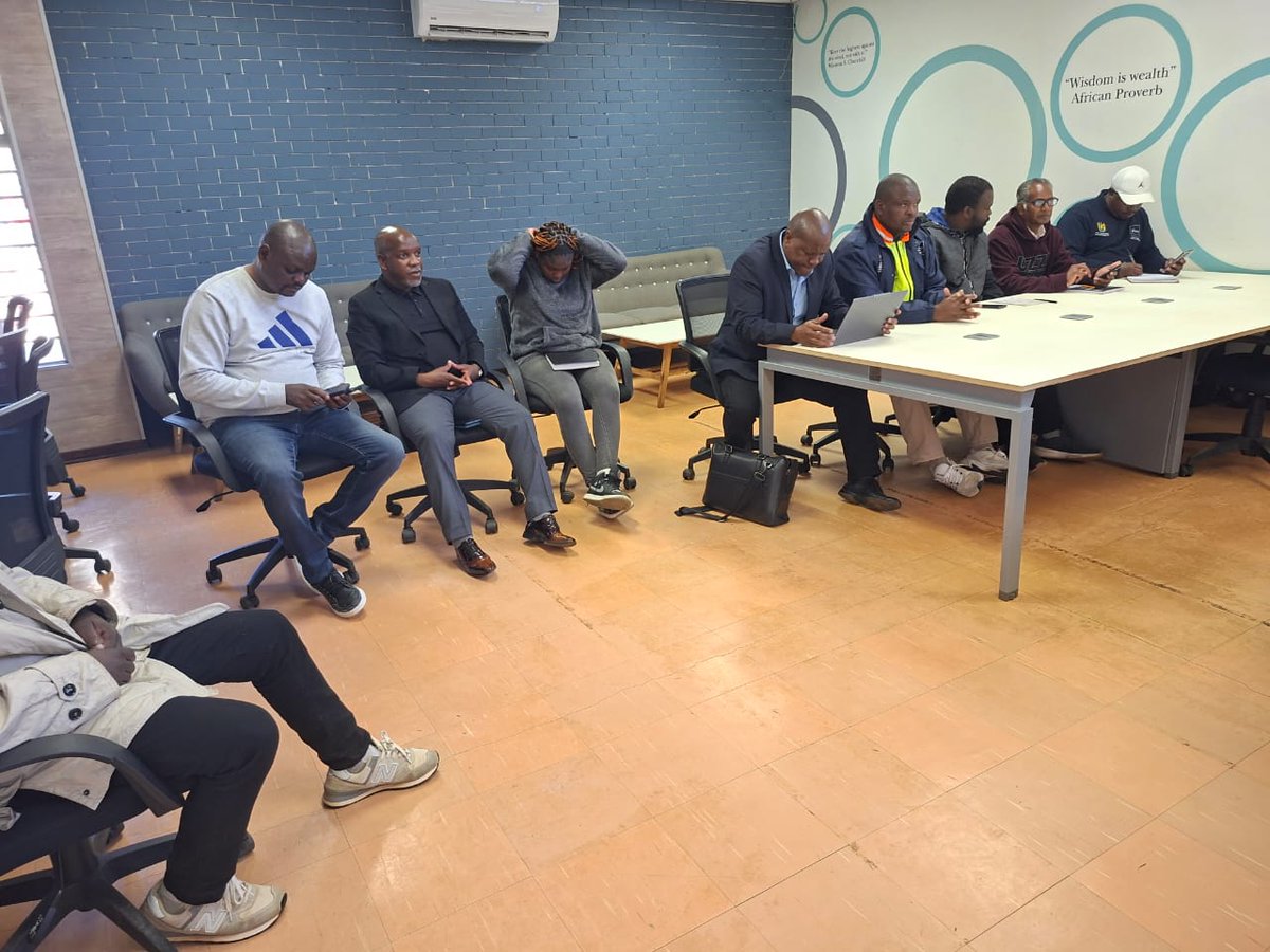 ActionSA_JHB's tweet image. The Sustainable Services Cluster under the Office of the Chair of Chairs, led by Chairperson Cllr. Munyayi, Mabuke and Mpolobosho conducted an oversight at Region G, Ward 4. The residents have complained several times about the street lights that are currently not working.…